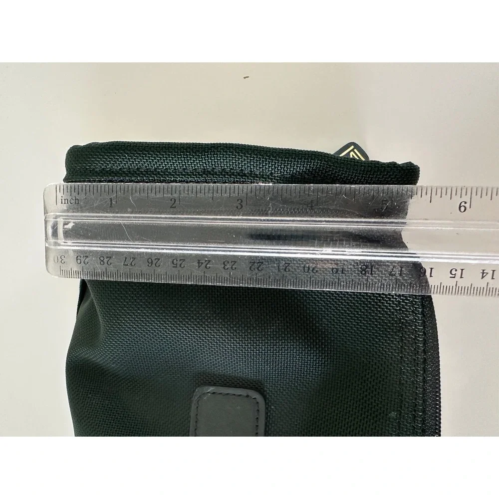 Tumi Case Zippered Travel Dark Green Canvas Unisex Accessory Cosmetic Hang fob